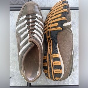 Sketchers slip ons size 8.5 M Great for fall